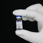 «Cпутник-V» нейтрализовал омикрон-штамм лучше вакцины от Pfizer