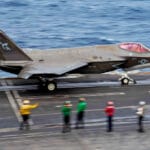 Радиопоглощающее покрытие новейших истребителей F-35C сильно пострадало от морских условий