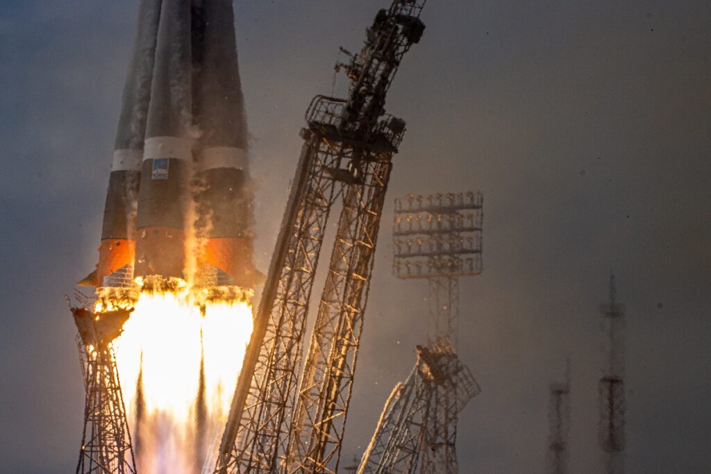Пуск ракеты-носителя «Союз-2.1б»