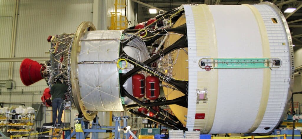 И снова задержки: лунная ракета NASA вместо испытаний отправилась на ремонт