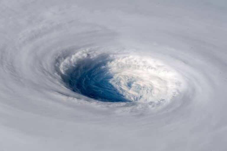 Тайфуны видны из космоса