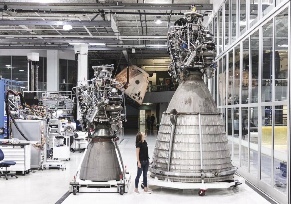 Два новейших двигателя SpaceX взорвались на тестовом стенде подряд