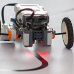 Робототехника: радиоволны и говорящий свет