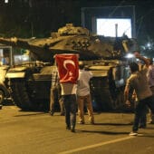 Танк на улице Анкары, 16 июля 2016 года