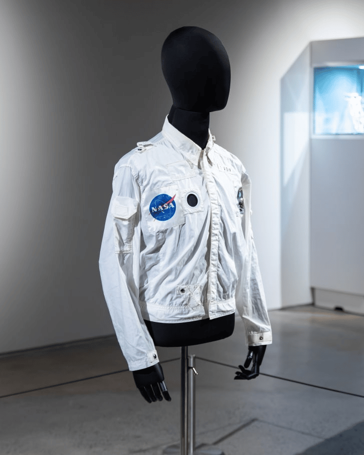 Куртку Базза Олдрина выставили на аукцион — Naked Science