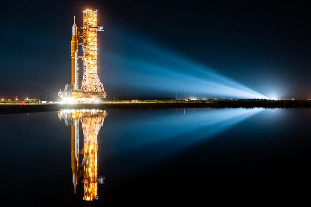 Запуск SLS перенесли из-за двигателя