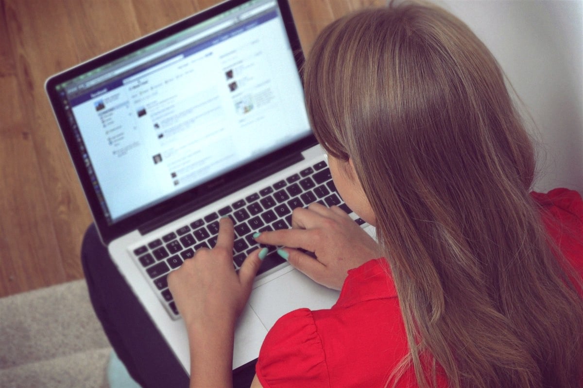 Зависимость подростков от соцсетей связали с социальным статусом семьи
