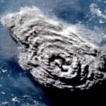 Шлейф от извержения вулкана в Полинезии оказался самым высоким за историю наблюдений