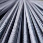 Представим себе твердое тело длиной от орбиты Меркурия до орбиты Плутона, которое на одном краю двигается, передавая своими отклонениями от положения покоя информацию. На другом конце этого тела информация будет принята намного быстрее скорости света. Но как это возможно, ведь теория относительности такое не позволяет?