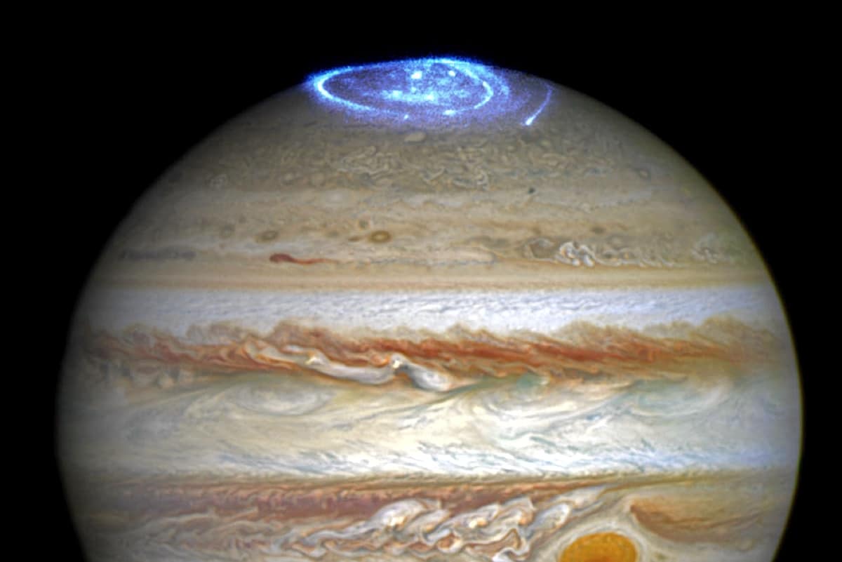 Полярное сияние над Юпитером