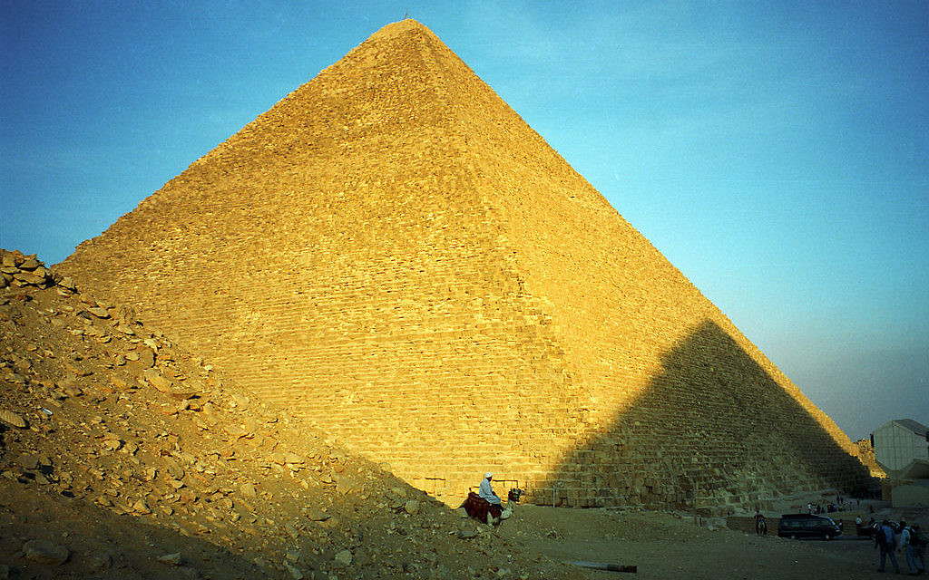 Великая пирамида все еще хранит свои тайны / ©africanian.com
