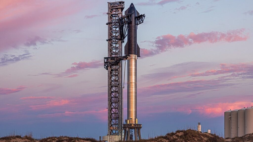 Ракета Starship в сборе на стартовом комплексе в Starbase, Бока-Чика. / ©SpaceX