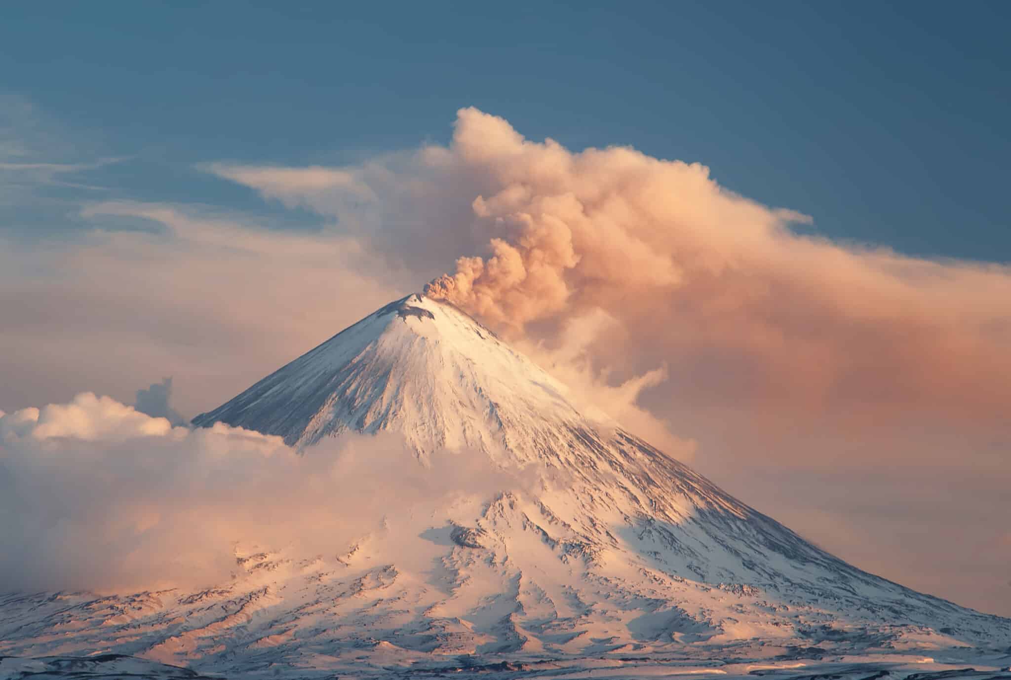 В СПбГУ выяснили, как в экстремальных условиях вулканов Камчатки формируются биоминералы