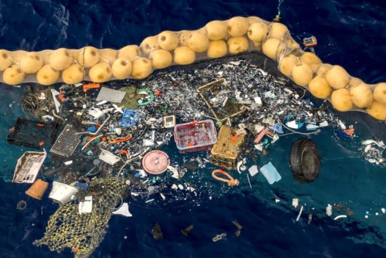 Стартап The Ocean Cleanup пытается собрать мусор из Большого тихоокеанского пятна