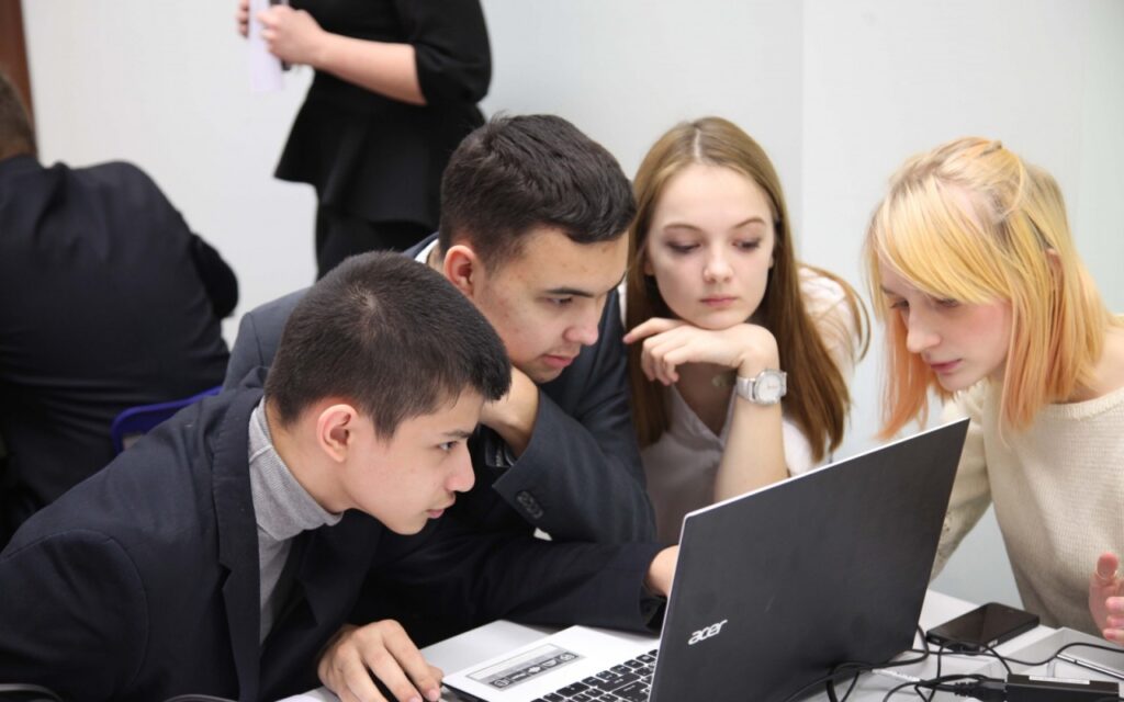 Опыт работы преподавателей в цифровой среде связали с разными форматами обучения