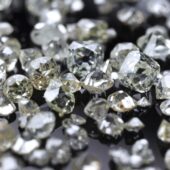 Российские ученые обнаружили, что алмазы могут образовываться при низких температурах в богатой фтором среде