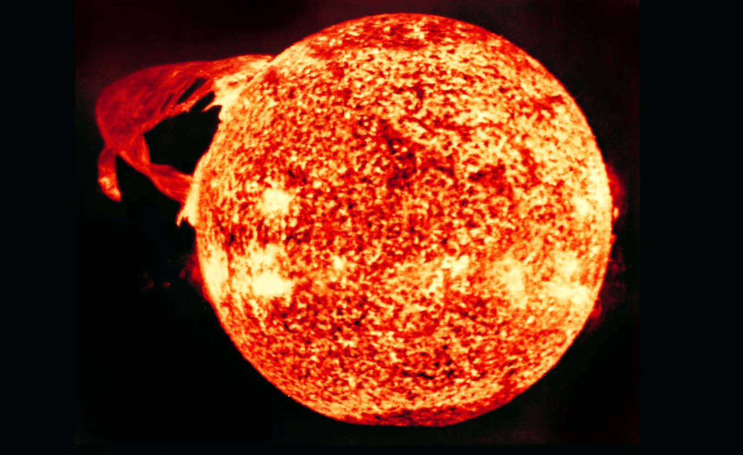 Фотография Солнца, сделанная 19 декабря 1973 года с борта «Скайлэб» / ©NASA