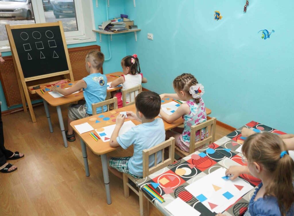 Психологи изучили развитие коммуникативно-рефлексивных способностей у детей