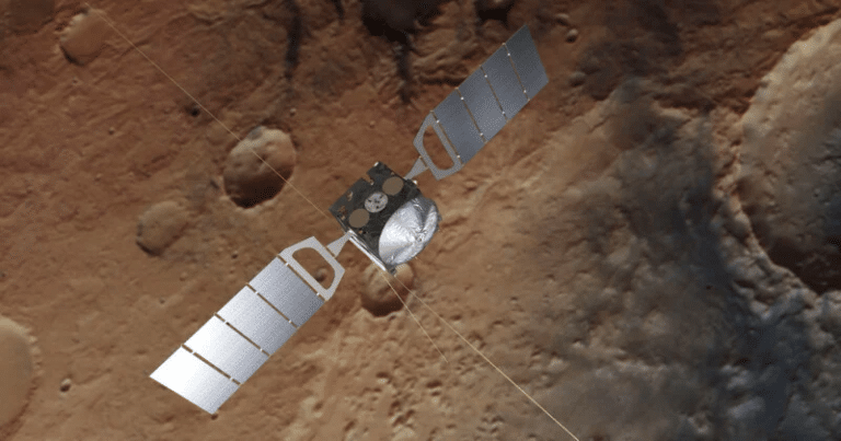 Mars Express над поверхностью Красной планеты / © ESA