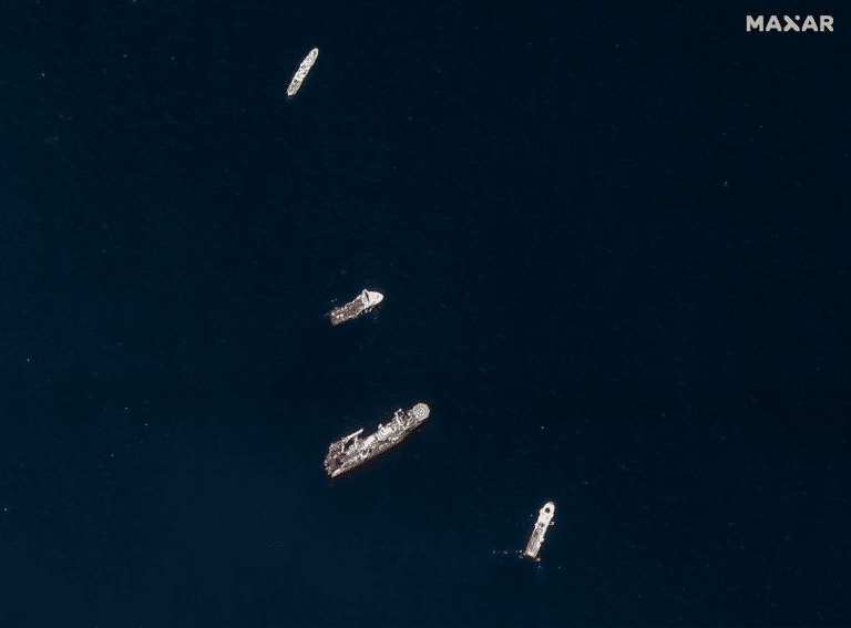 Спутниковый снимок поисково-спасательной операции батискафа «Титан» / © Maxar Technologies