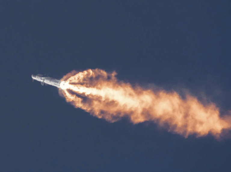 Starship во время первого испытательного полета 20 апреля 2023 года / © SpaceX
