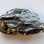 Фрагмент крупного металлического метеорита Кампо-дель-Сьело