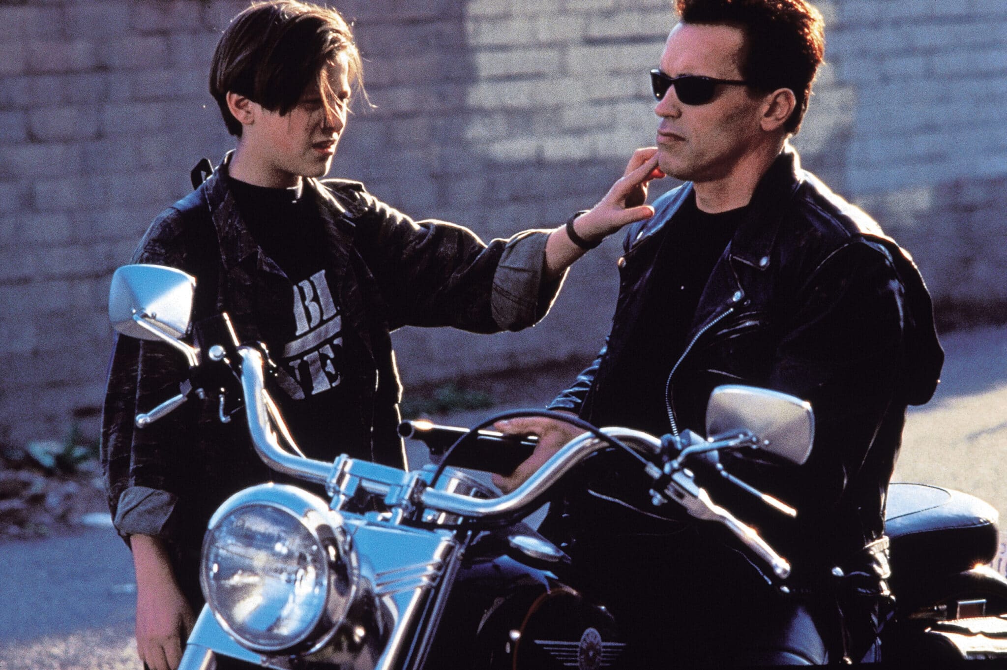 Terminator 2. Арнольд Шварценеггер Терминатор 2. Терминатор 2: Судный день (1991). Эдвард Ферлонг Терминатор темные судьбы. Терминатор 2 Судный день Джон Коннор.