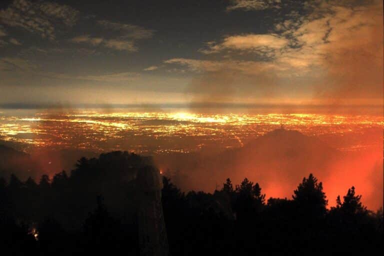 Пожары 2020 года на фоне Лос-Анджелеса: снимок с высоты Обсерватории Маунт-Вилсон