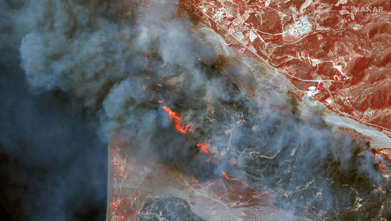 Пожары на острове Родос / © Maxar Technologies