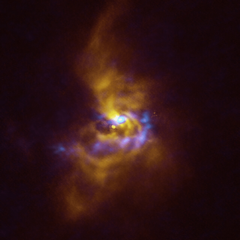 Формирование планет вокруг молодой звезды V960 Mon / © ESO / ALMA