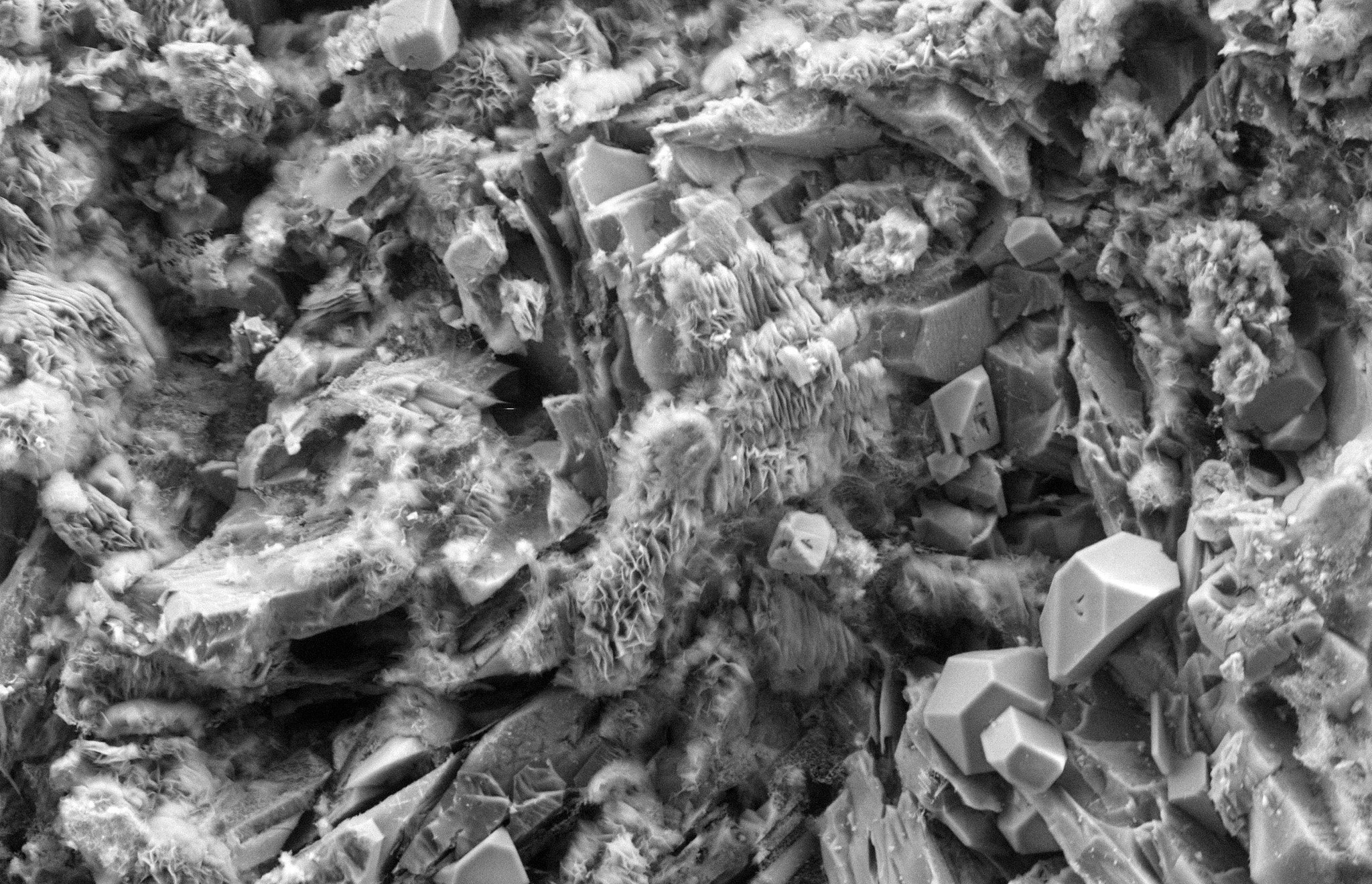 Ученые из Сколтеха обнаружили гидрид олова со свойствами «странного» металла
