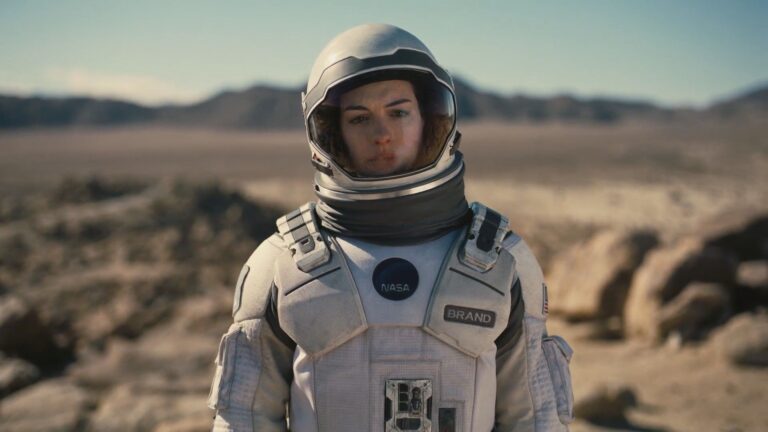 Женщина-астронавт из фильма Интерстеллар