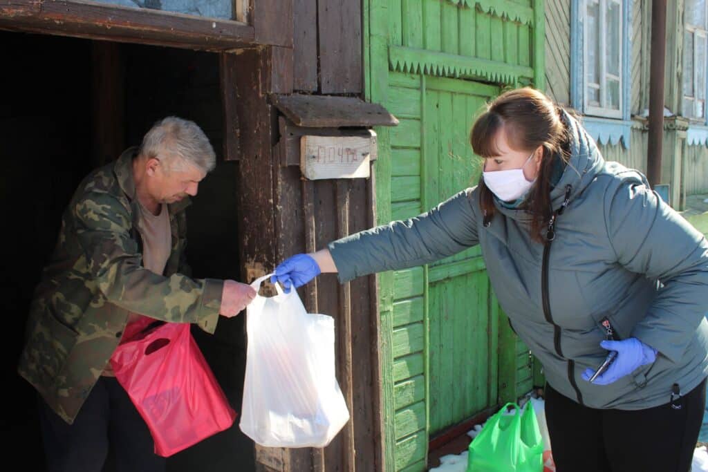 В НИУ ВШЭ узнали, что путь к счастью зависит от того, кому мы помогаем