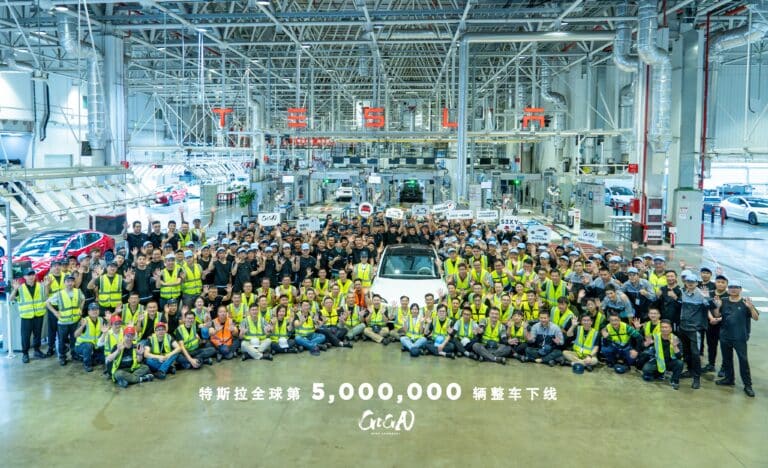Пятимиллионный электромобиль Tesla на заводе в Шанхае / © Tesla