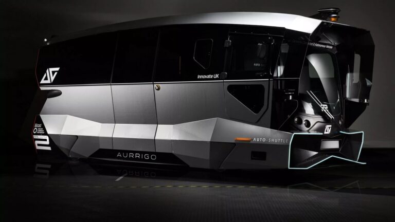 Автобусы Auto-Shuttle / © Aurrigo Driverless Technology