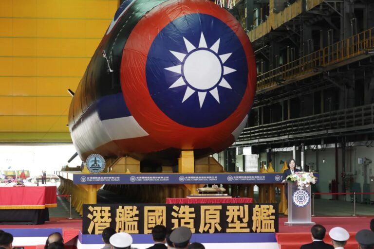 Первая подводная лодка, созданная на Тайване / © AP
