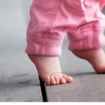 Российские ученые определили одну из возможных причин идиопатической ходьбы на носках у детей