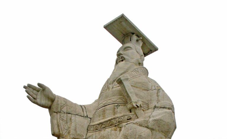 Статуя китайского императора / © arkeonews