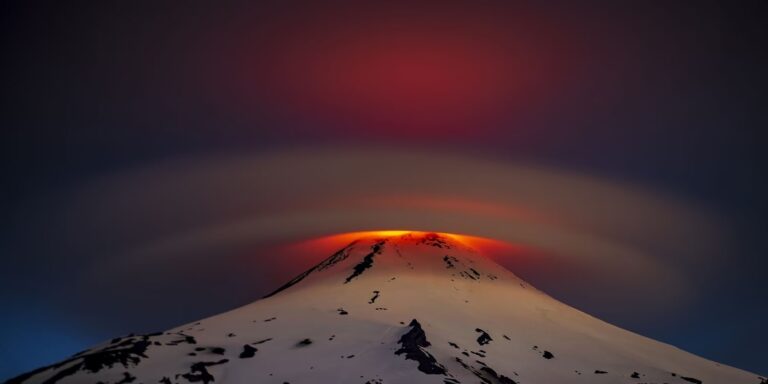 «Совершенная природа», вулкан Вильяррика, Пукон, Чили, победитель в категории «Природа/Пейзажи» / © Francisco Negroni