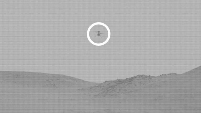 Марсианский вертолет NASA в объективе ровера Perseverance  / © NASA / JPL 