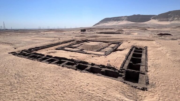 Раскопки в районе Умм-Эль-Кааб / © Ministry of Tourism and Antiquities 