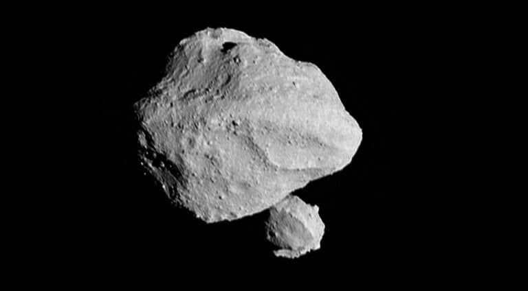  Астероид Динкинеш и его спутник / © NASA / Goddard /SwRI / ASU
