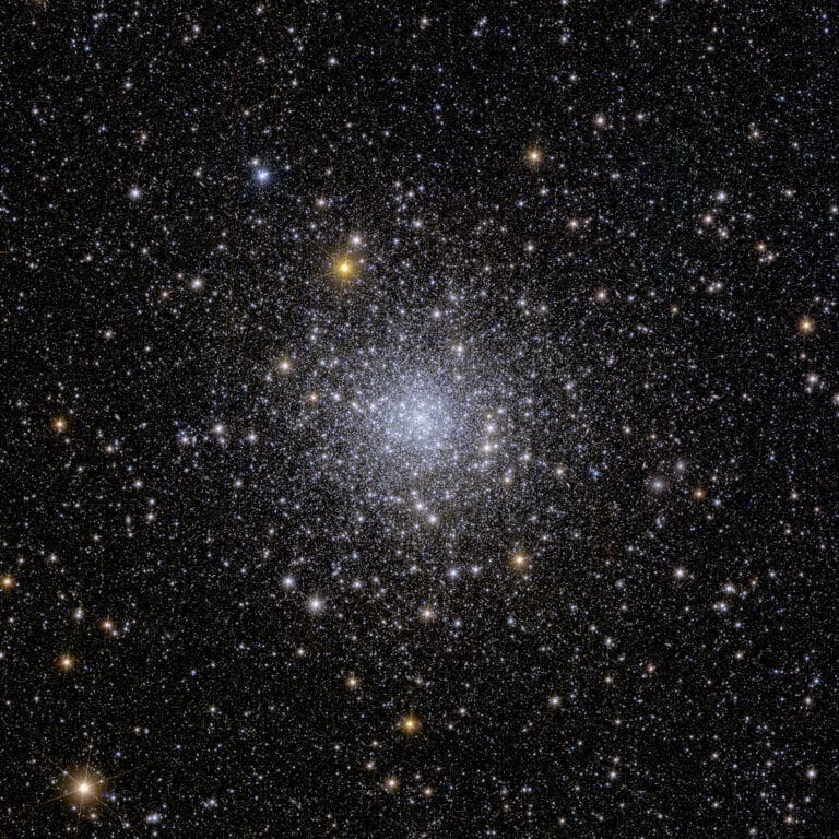 Шаровое звездное скопление NGC 6397 / © ESA