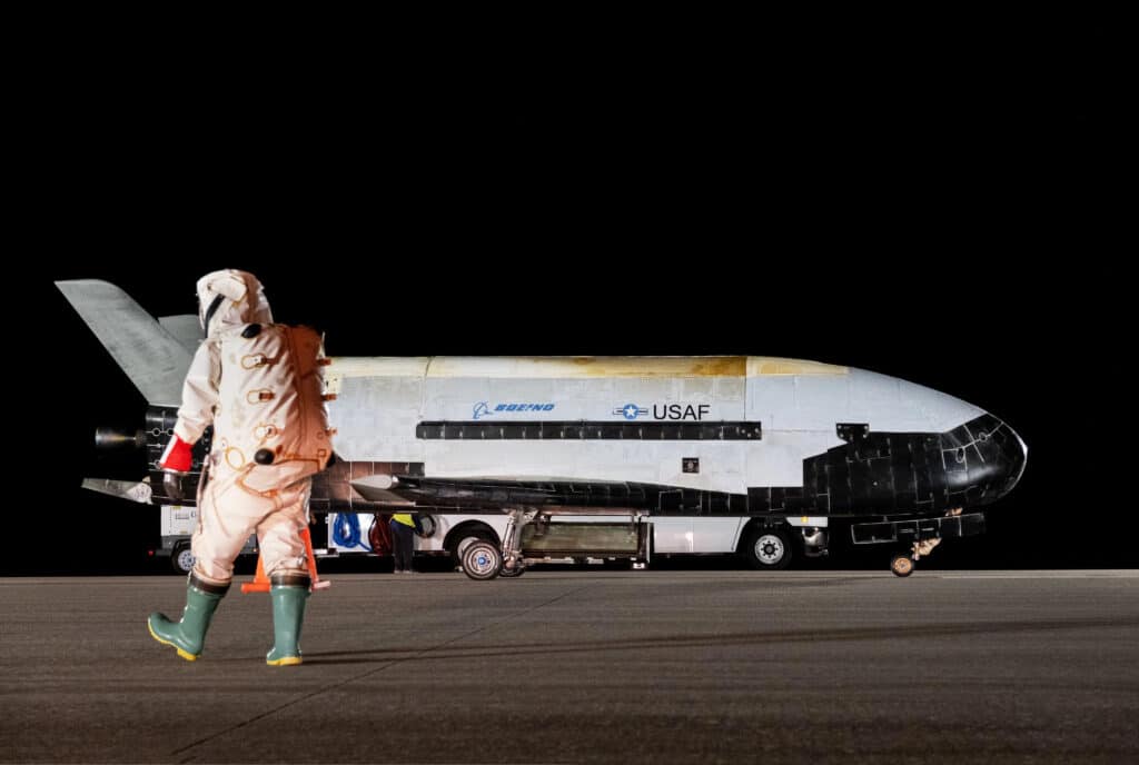 самолет X-37B