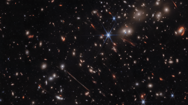Далекие галактики на снимке «Джеймса Уэбба»