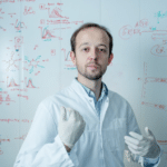 «Нам, пожалуй, удалось решить ключевую проблему всей наномедицины»: интервью с Максимом Никитиным