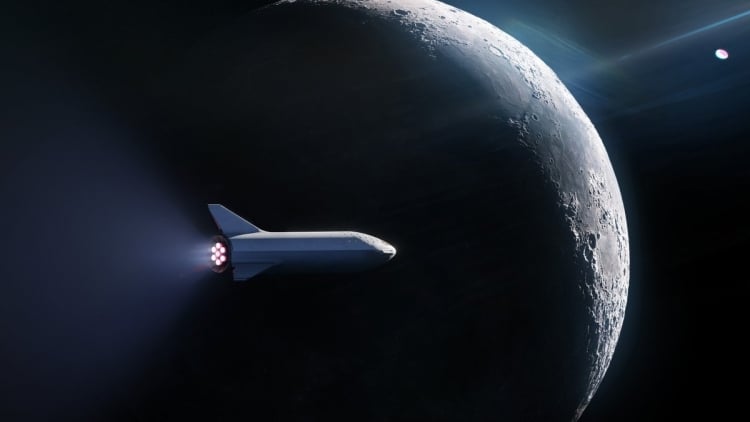 Полет Starship к Луне, иллюстрация художника / © SpaceX