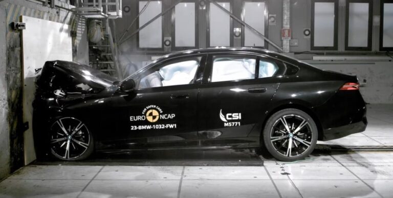  BMW i5 во время краш-теста / © Euro NCAP