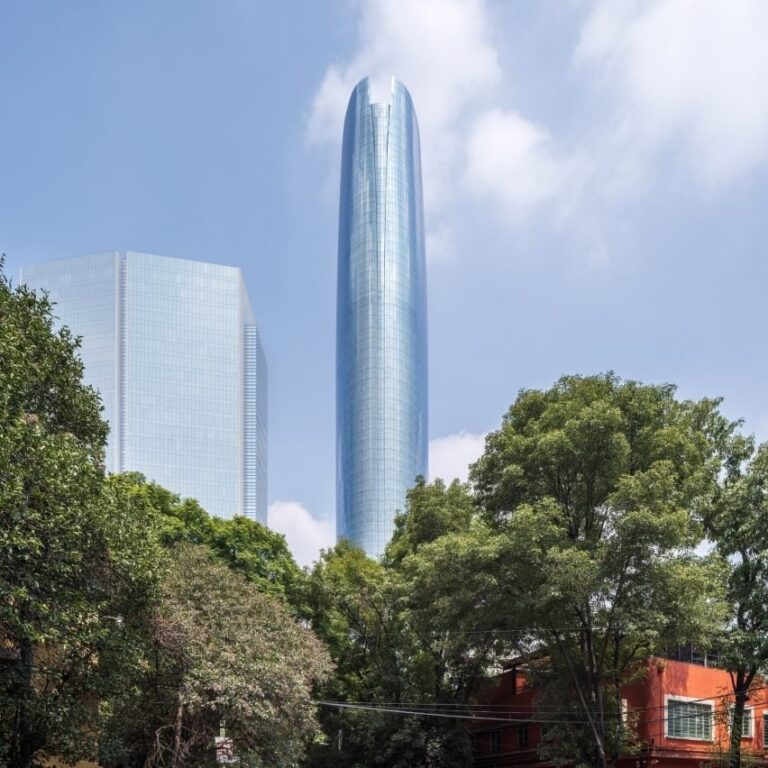 Башня Mitikah высотой 267 метров, которая сейчас является самым высоким зданием в Мехико (Мексика), была спроектирована американской фирмой Pelli Clarke & Partners / © Dezeen