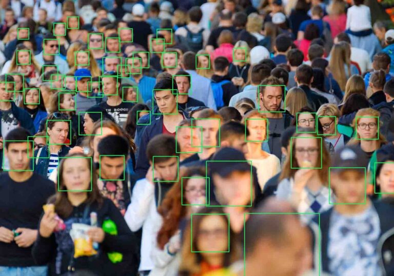 Ученые «персонализировали» подбор нейросети для распознавания лиц / © Getty images